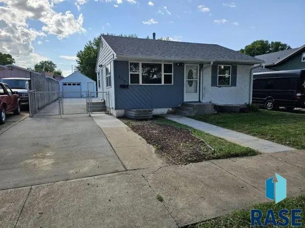 909 S Van Eps Ave, Sioux Falls, SD 57104