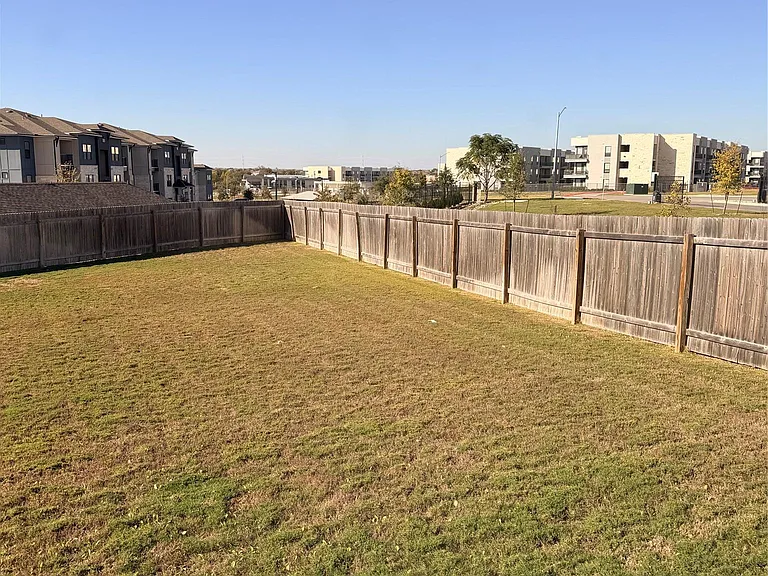 8604 Torrita Dr — Photo 17