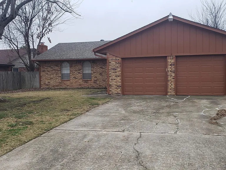 930 Brookhurst Blvd — Photo 1