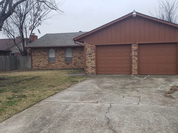 930 Brookhurst Blvd, Yukon, OK 73099