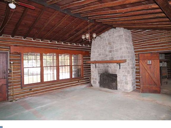 4th image of 49 Meadowbrook Ln