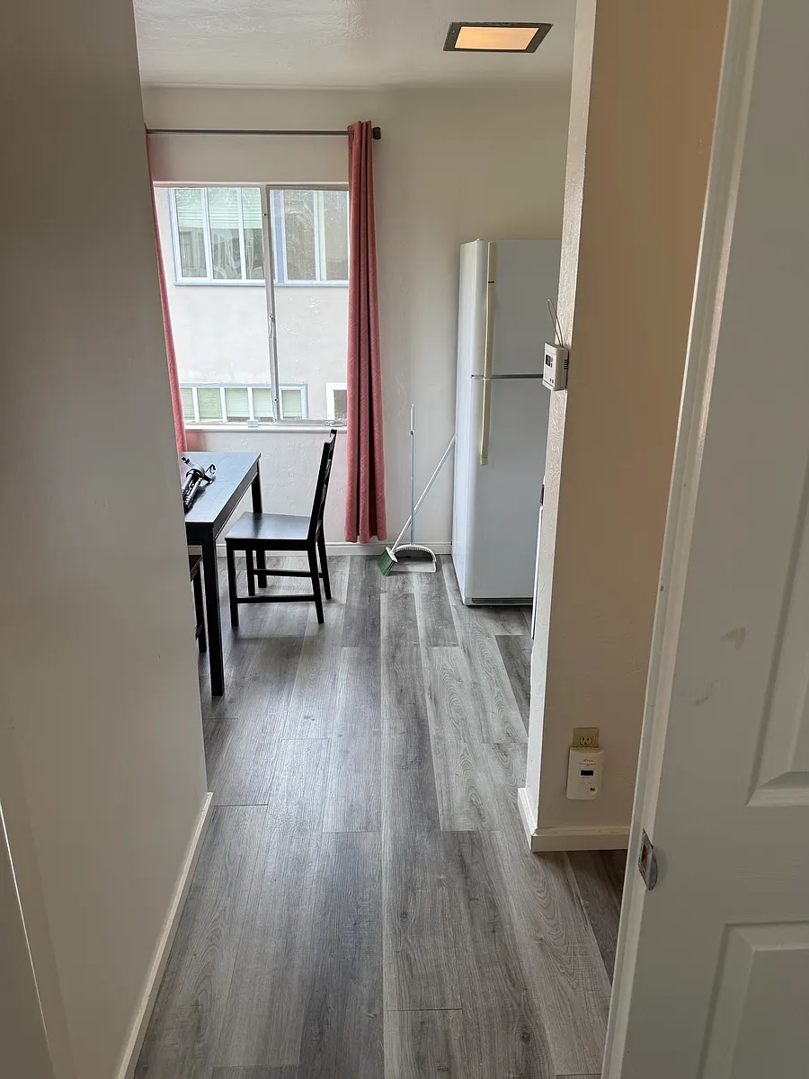 Building Photo - 1708 Euclid Ave #13A