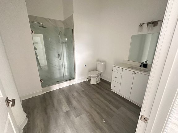 4th image of 901 Quarry St #109