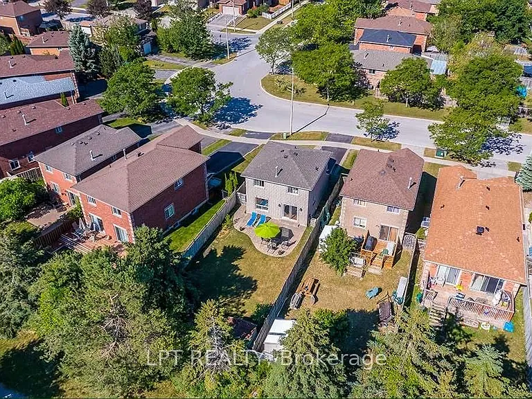 35 Clute Cres — Photo 20