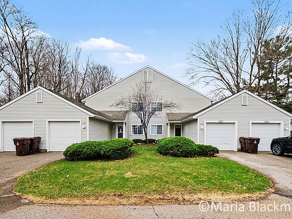 3rd image of 216 Hunters Ln NE #11