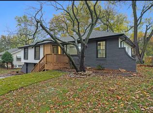 507 Sunset Ln, Belton, MO 64012
