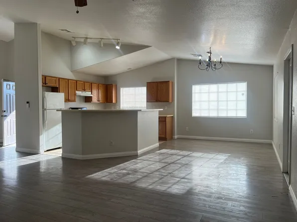 2708 Ganzo St, Las Vegas, NV 89108