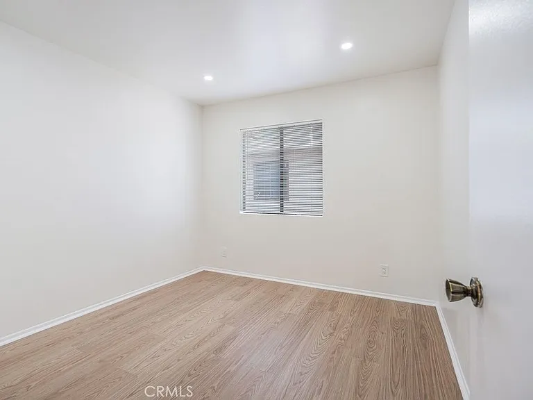 1129 Linden Ave #1 — Photo 22
