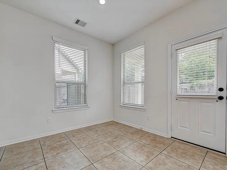 11 Sagamore Ridge Pl — Photo 19