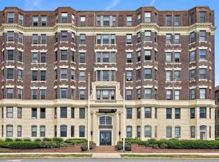 285 Lynn Shore Dr APT 706, Lynn, MA 01902