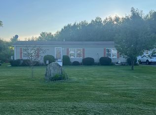 8963 Glasgow Rd, Fredonia, NY 14063