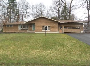 7231 Rosewood Cir, North Syracuse, NY 13212
