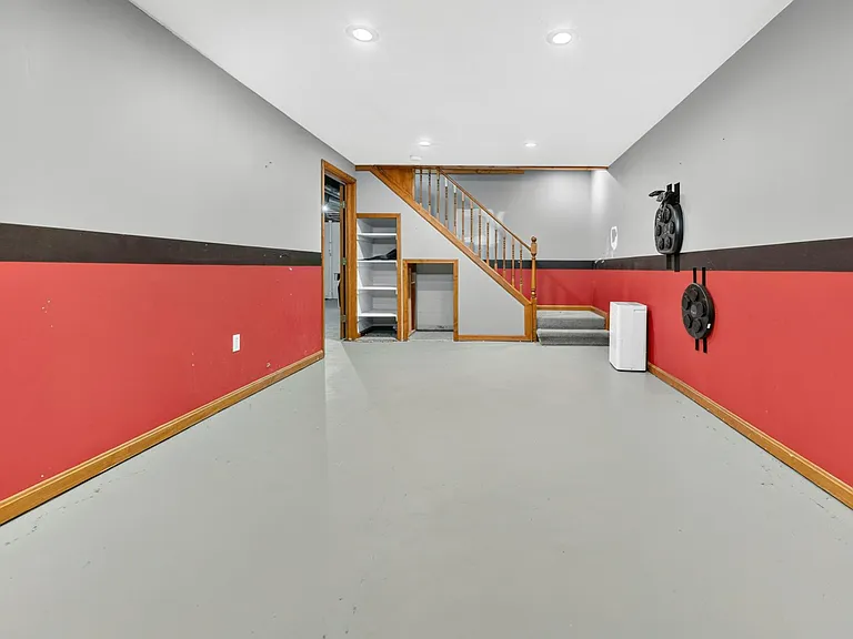 8472 Kingsley Dr — Photo 23