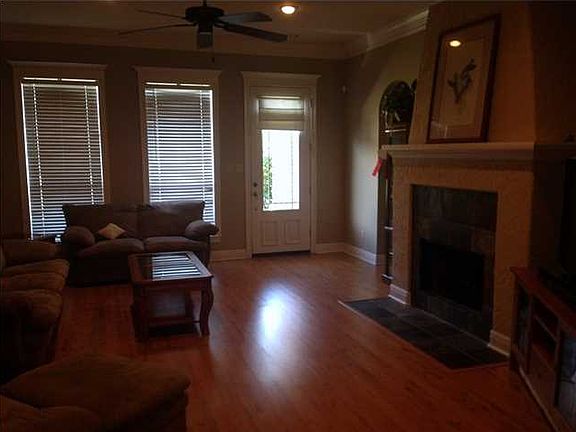 3rd image of 101 River Birch Dr