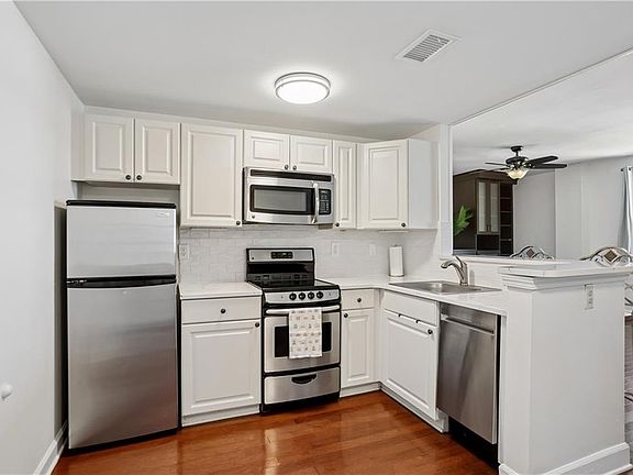 5th image of 1205 Saint Charles Ave APT 803