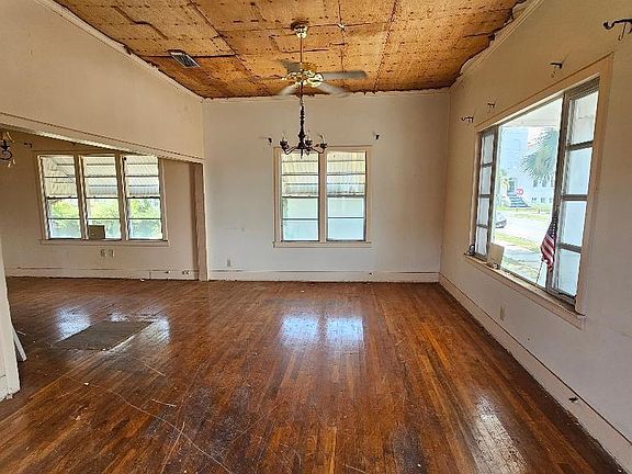 2nd image of 710 N 7th Ave