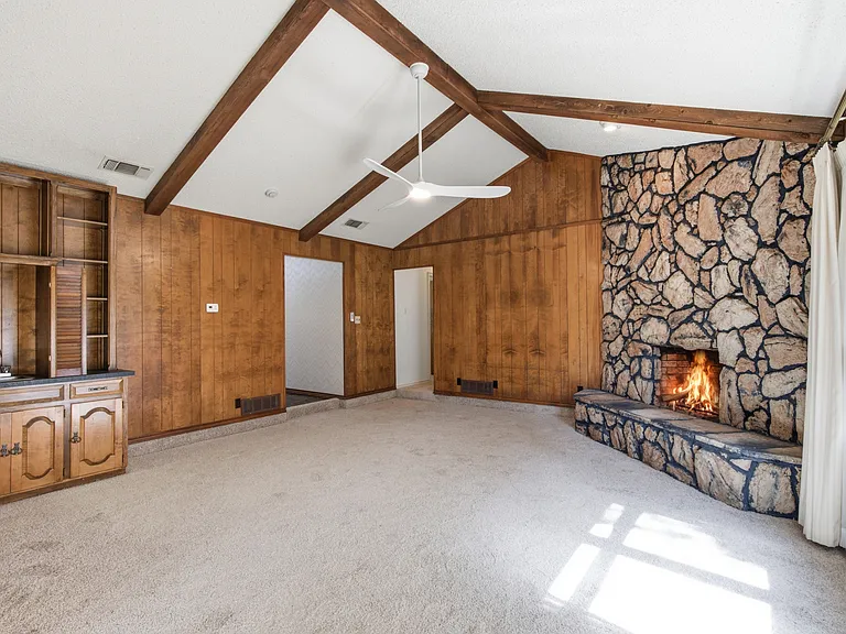 2505 Ironwood Ct — Photo 3