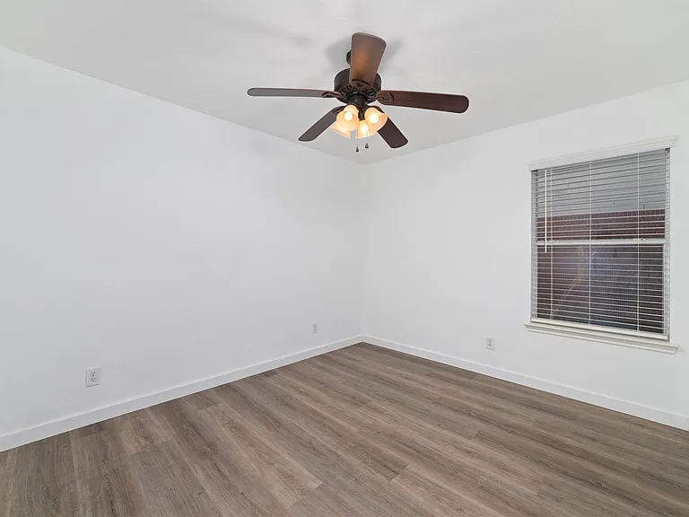 7042 Durango Creek Ln — Photo 24