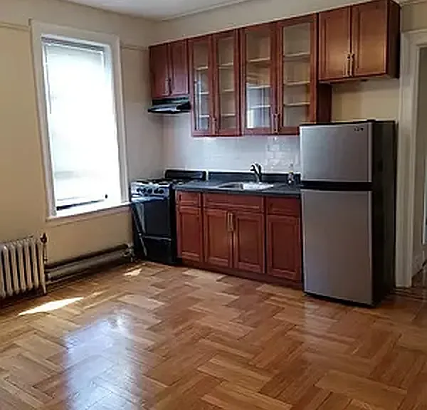 2111 Beekman Pl #4L — Photo 2