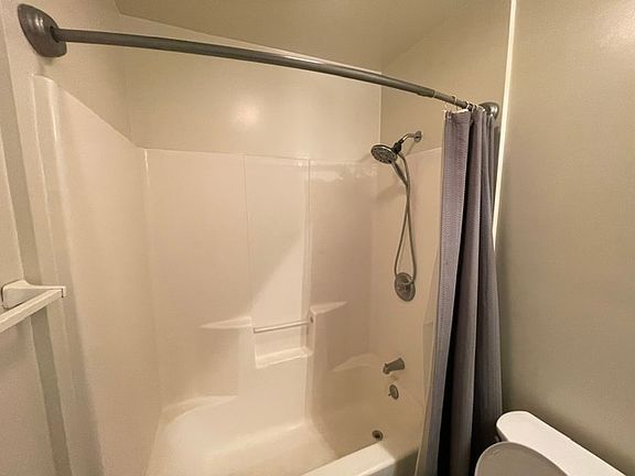 5th image of 427 Alamitos Ave #A
