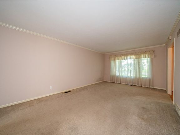 5th image of 4510 Parklawn Dr