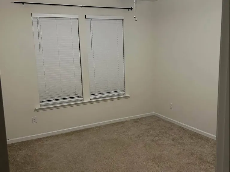 1502 Sanborll Landing Dr — Photo 2