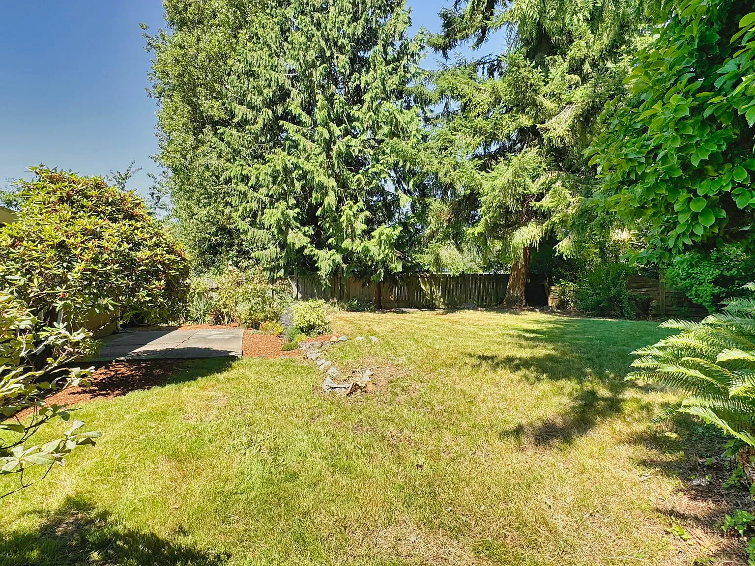 4 bed, 1.5 bath, 1200 sqft, $2,950 — Photo 3