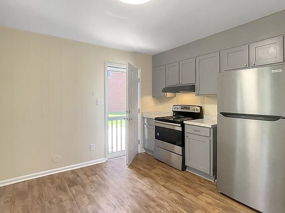 5th image of 104 Richard St