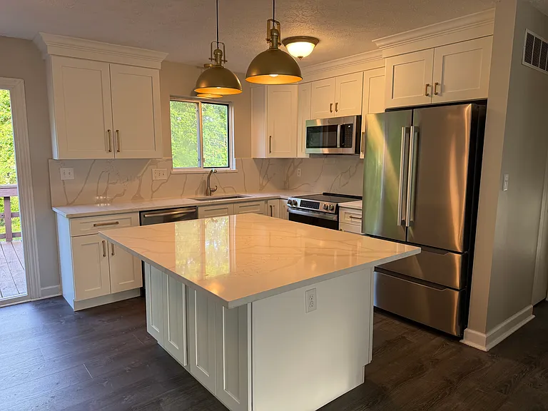 2136 Jeffey Dr — Photo 3