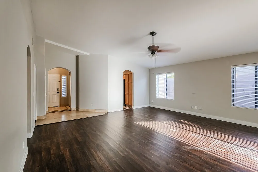3 bed, 2.0 bath, 1559 sqft, $2,655 — Photo 4