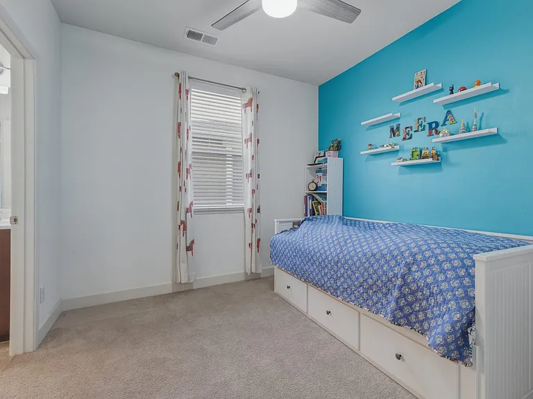 535 Thunder Cmn — Photo 19