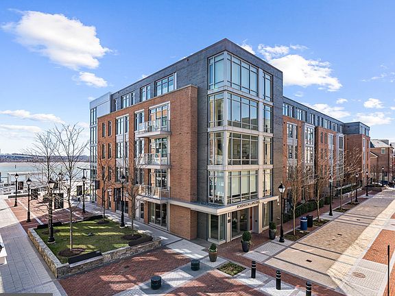 3rd image of 310 Strand St Unit 301