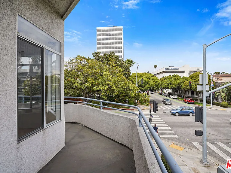 1325 Arizona Ave #201 — Photo 62