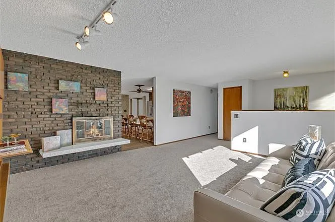 3 bed, 1570 sqft, $3,000 — Photo 3