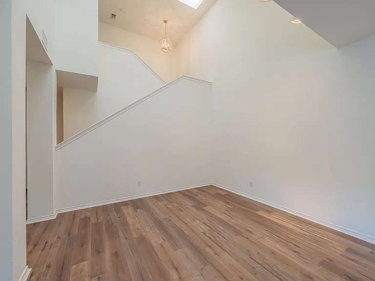 5893 Westhaven Dr — Photo 8