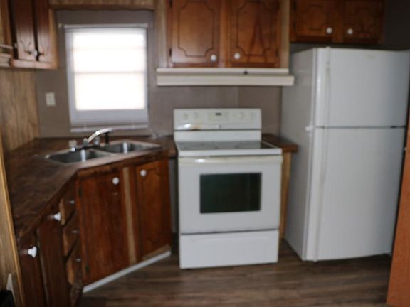 3rd image of 2009 Greenway St