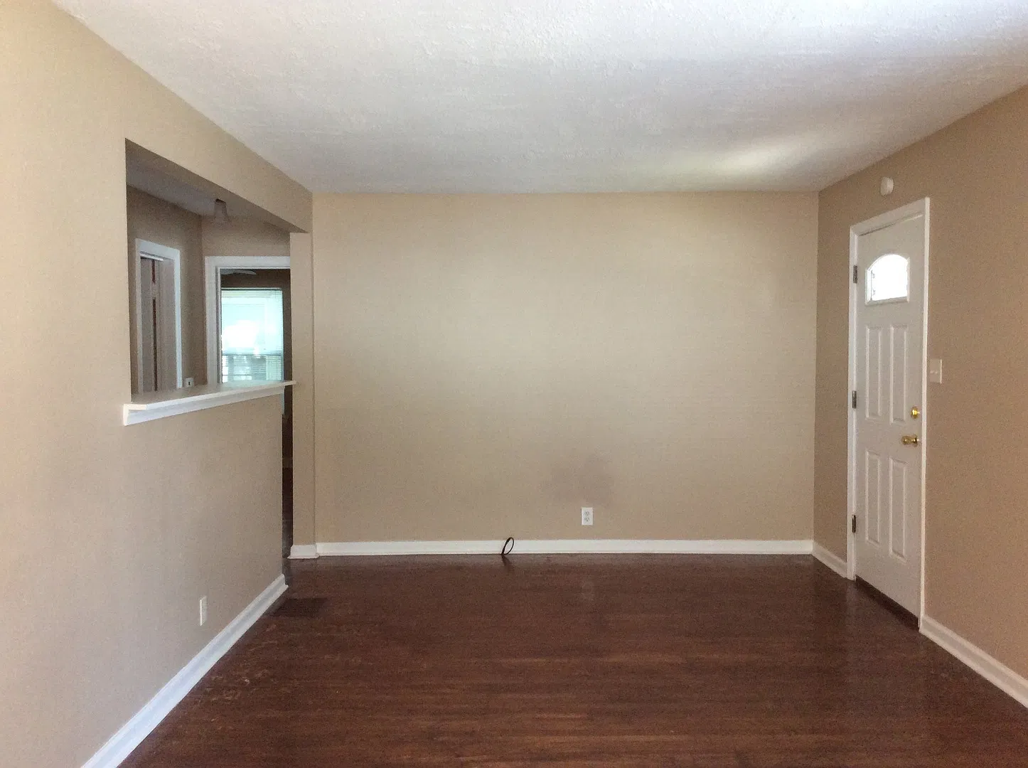 Irvington 2 bedroom home — Photo 3