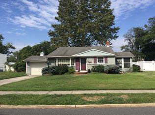 221 Cardinal Dr, Bellmawr, NJ 08031