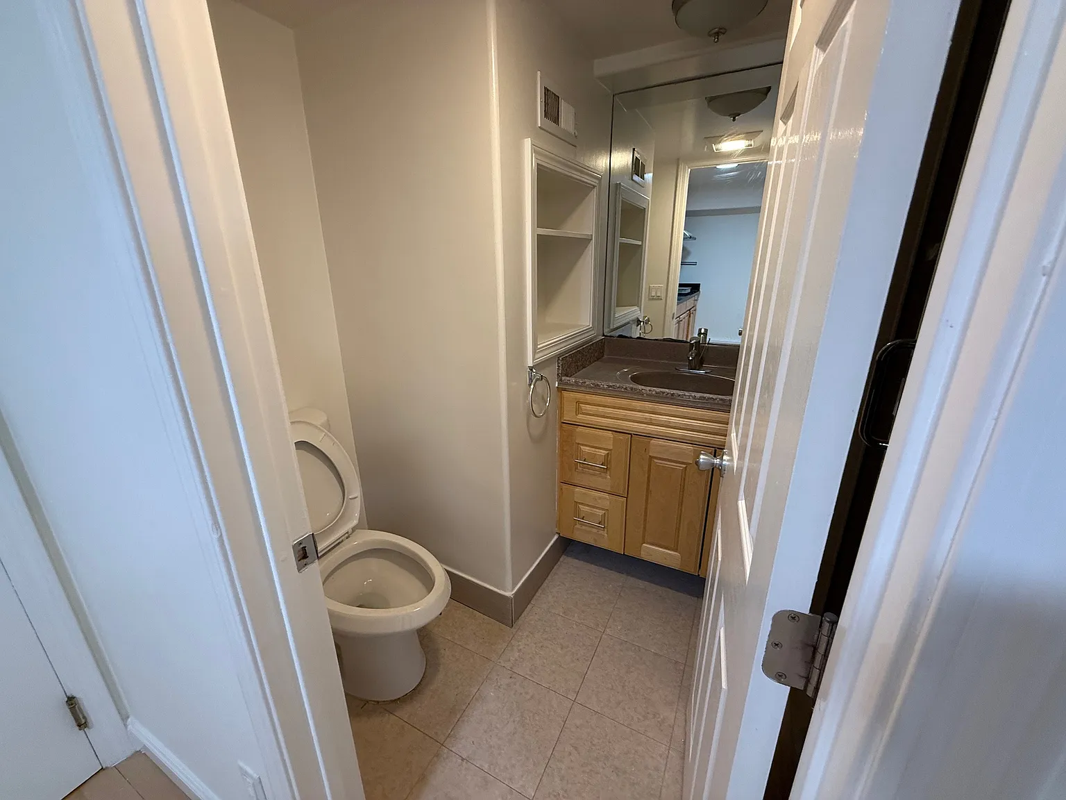 2 bed, 450 sqft, $2,500 — Photo 3