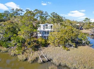 607 Piney Blf, Waverly, GA 31565