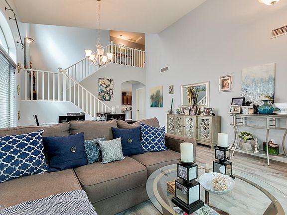 4th image of 40372 W Thornberry Ln
