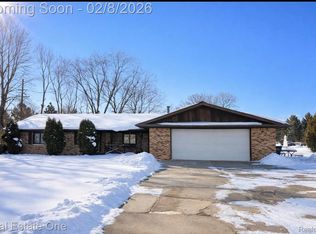 1510 Hampstead Ln, Rochester Hills, MI 48309