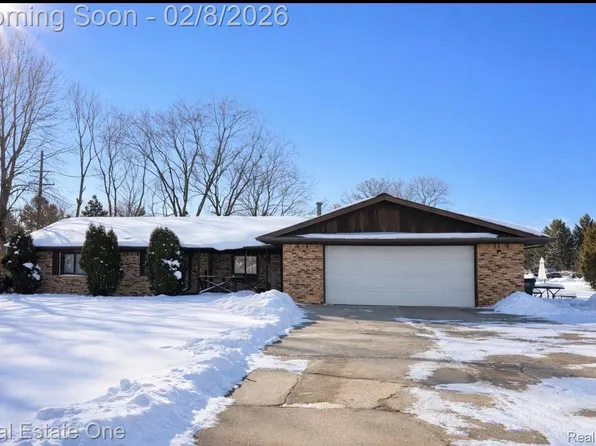 1510 Hampstead Ln, Rochester Hills, MI 48309