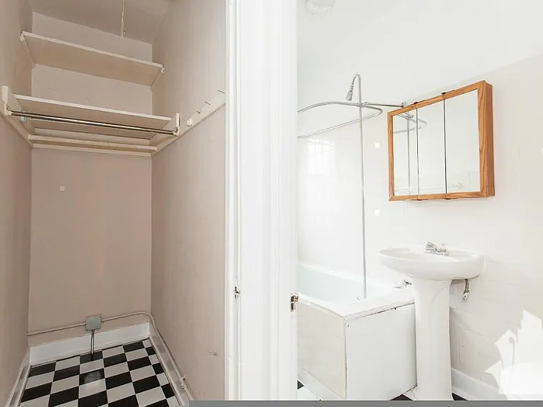 620 W Cornelia Ave — Photo 1