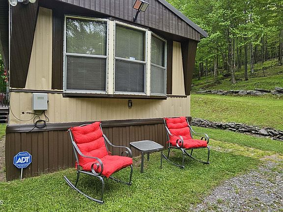3rd image of 697 Rossman Road