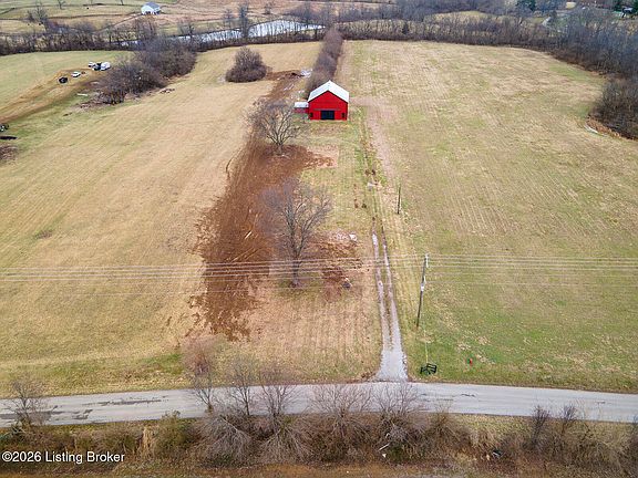 4th image of 382 Eddie Ln