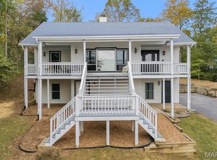9428 E Vista Dr, Hillsboro, MO 63050