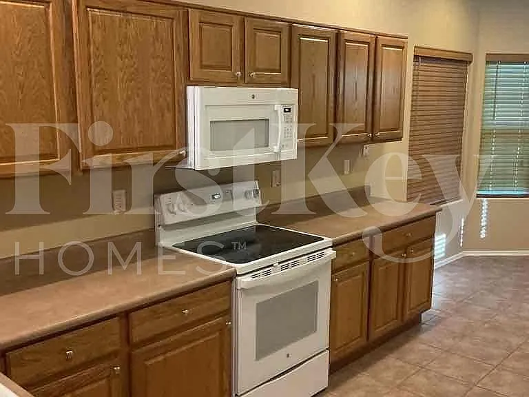 4614 W Fortune Dr — Photo 3