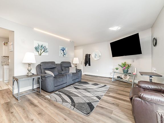4th image of 3339 Cabaret Trl S APT A4