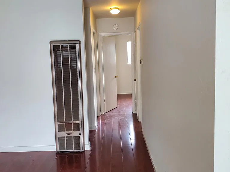 885 Burbank Dr #4 — Photo 8